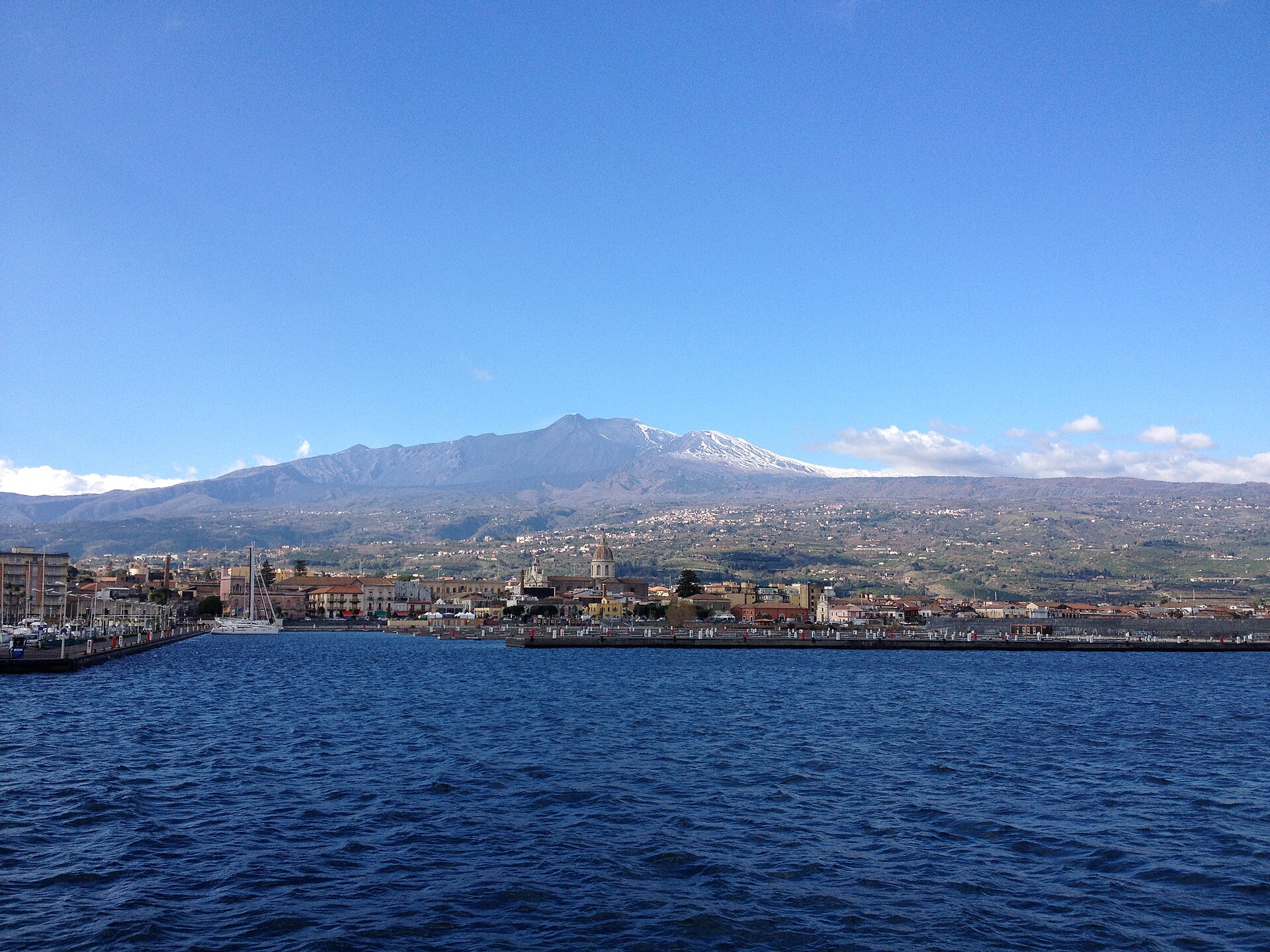 One day in Catania from a cruise ship — hour-by-hour port day itineraries